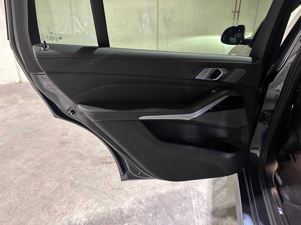 BMW X7 M50i 4.4 V8 High Executive M-Sport 530hp 2021 G07, P-038-DK