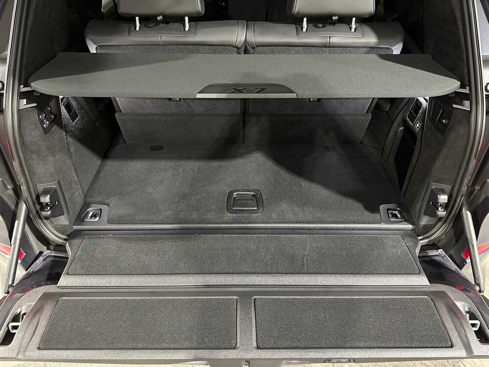 BMW X7 M50i 4.4 V8 High Executive M-Sport 530hp 2021 G07, P-038-DK