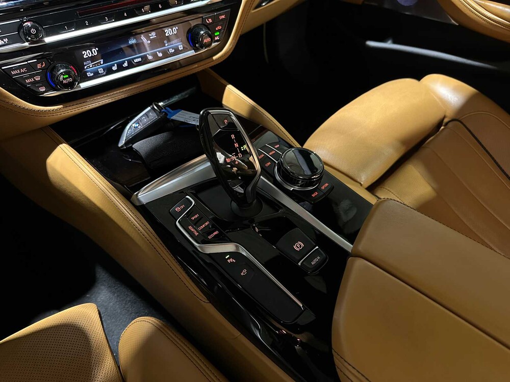 BMW M550i xDrive High Executive G30 462hp 2018 (Original-NL), RS-253-R