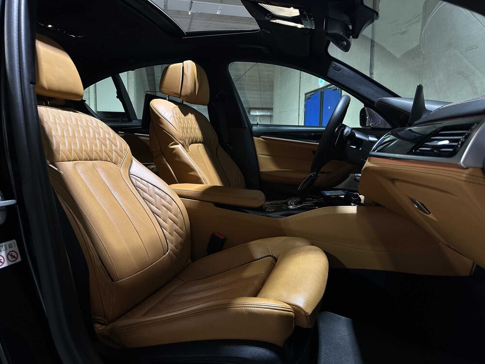 BMW M550i xDrive High Executive G30 462hp 2018 (Original-NL), RS-253-R