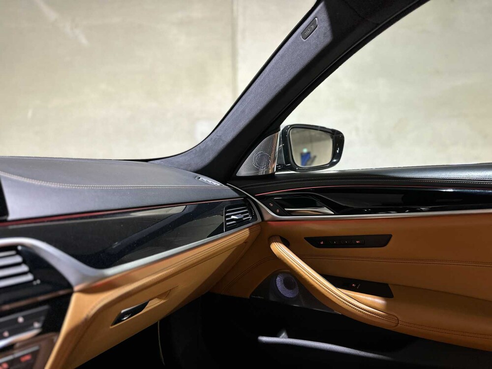 BMW M550i xDrive High Executive G30 462hp 2018 (Original-NL), RS-253-R