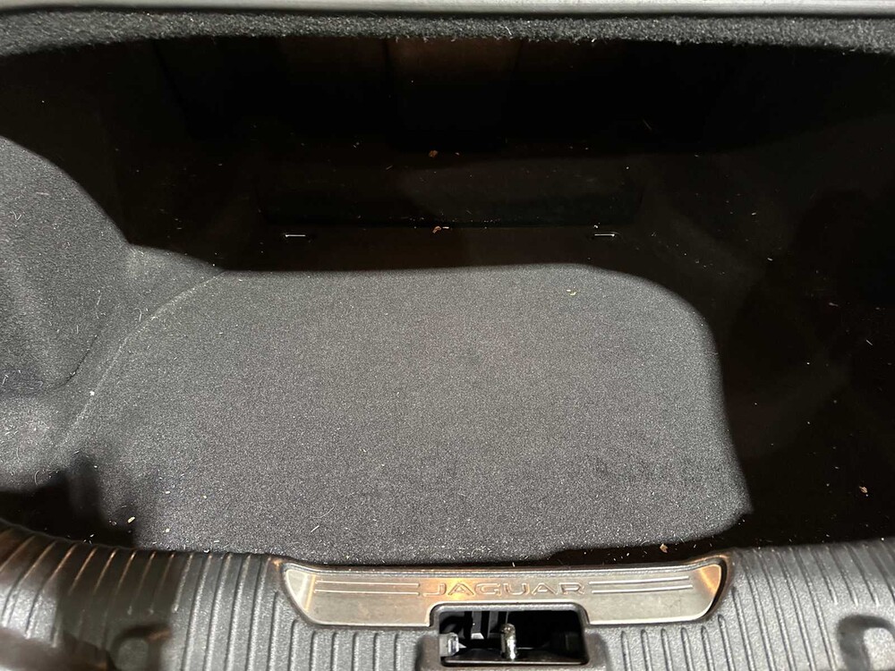 Jaguar XJ 3.0 D Premium Luxury 300hp 2016, RV-612-X