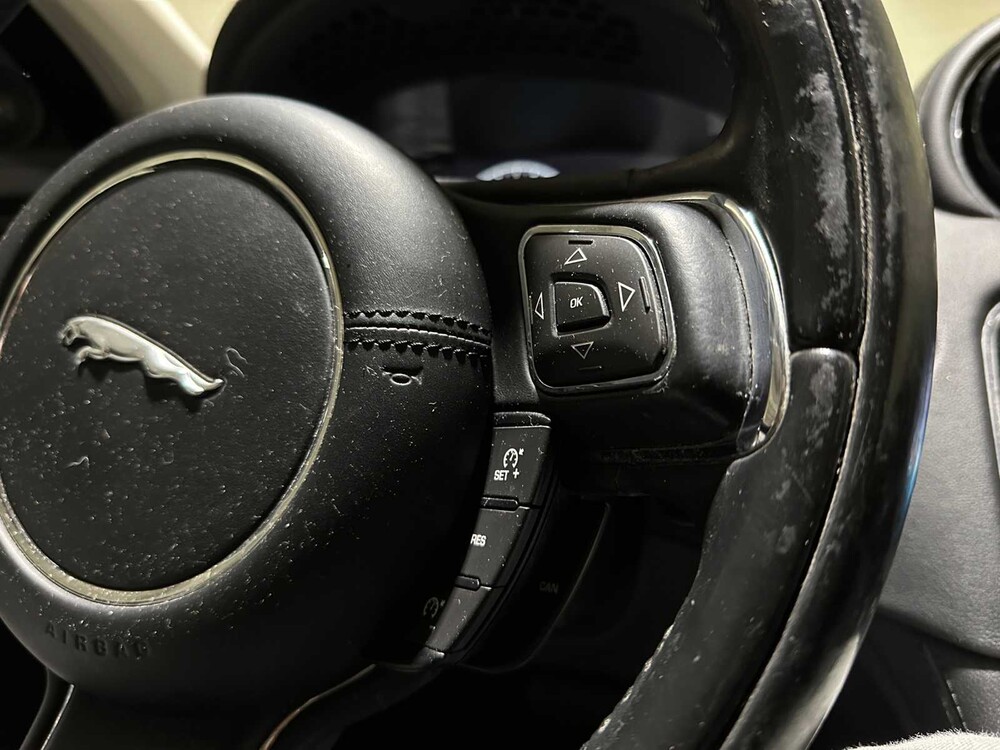 Jaguar XJ 3.0 D Premium Luxury 300hp 2016, RV-612-X