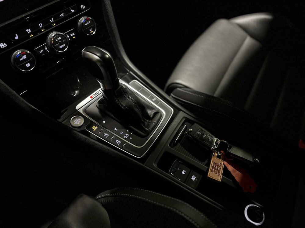 Volkswagen Golf R 7.5 2.0 TSI 4Motion DSG 350hp 2020, P-984-VZ