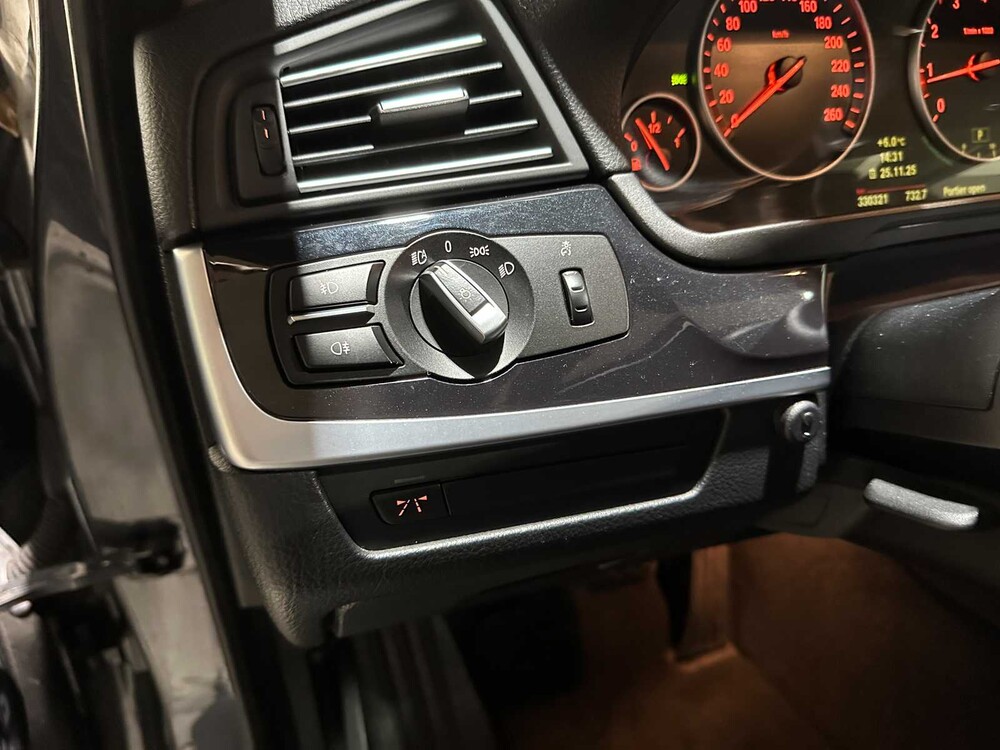 BMW 523i Touring High Executive 204hp 2010 5-series, 3-ZKF-44