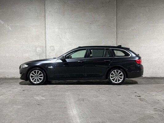 BMW 523i Touring High Executive 204hp 2010 5-series, 3-ZKF-44