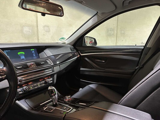 BMW 523i Touring High Executive 204hp 2010 5-series, 3-ZKF-44