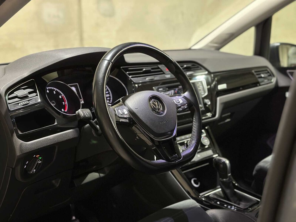 Volkswagen Touran 1.4 TSI Highline 7p 150hp 2016, JJ-339-N