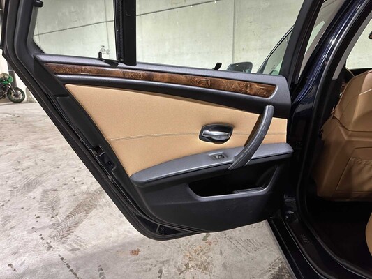 BMW 520i Touring Corporate Lease Business Line Edition I 163hp 2010 5-series , 68-KNS-5