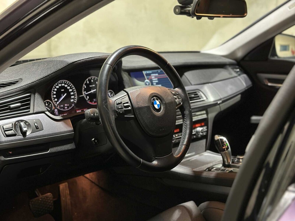 BMW 750i 4.4 V8 409pk 2009 F01 7-serie, GSV-72-V Youngtimer