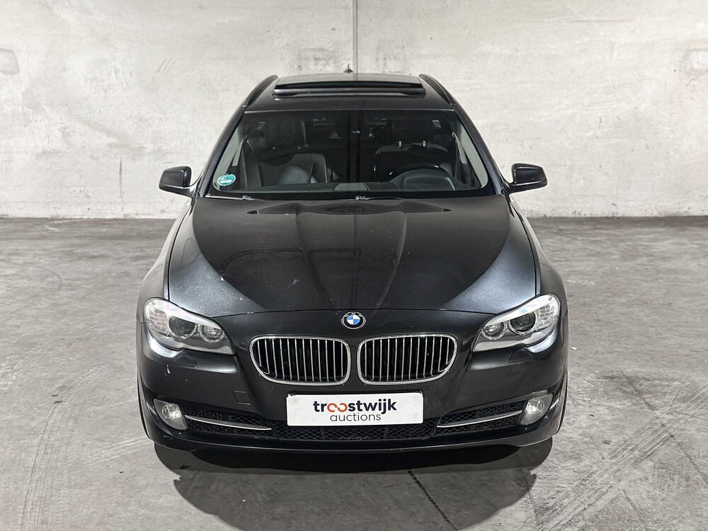 BMW 523i Touring High Executive 204pk 2010 5-serie, 3-ZKF-44