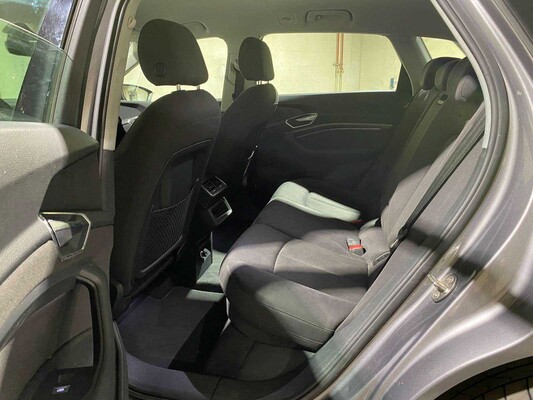 Audi e-tron 50 Quattro Launch Edition 71 kWh 313 PS 2020 (Original-NL & 1. Besitzer), J-980-HF