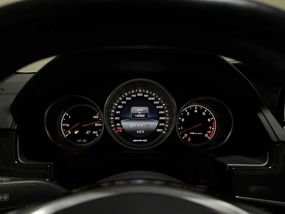 Mercedes-Benz E63 AMG 5.5 V8 557pk 2015 E-klasse, HZJ-36-D
