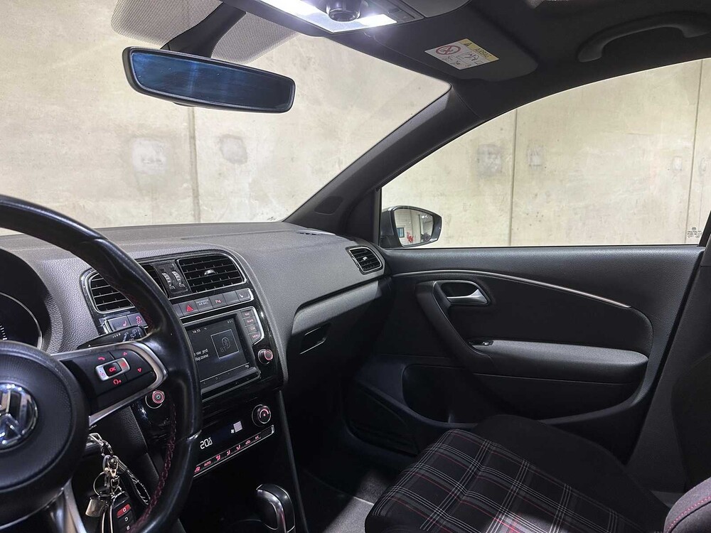 Volkswagen Polo GTI 1.8 TSI 192pk 2016, XX-267-T