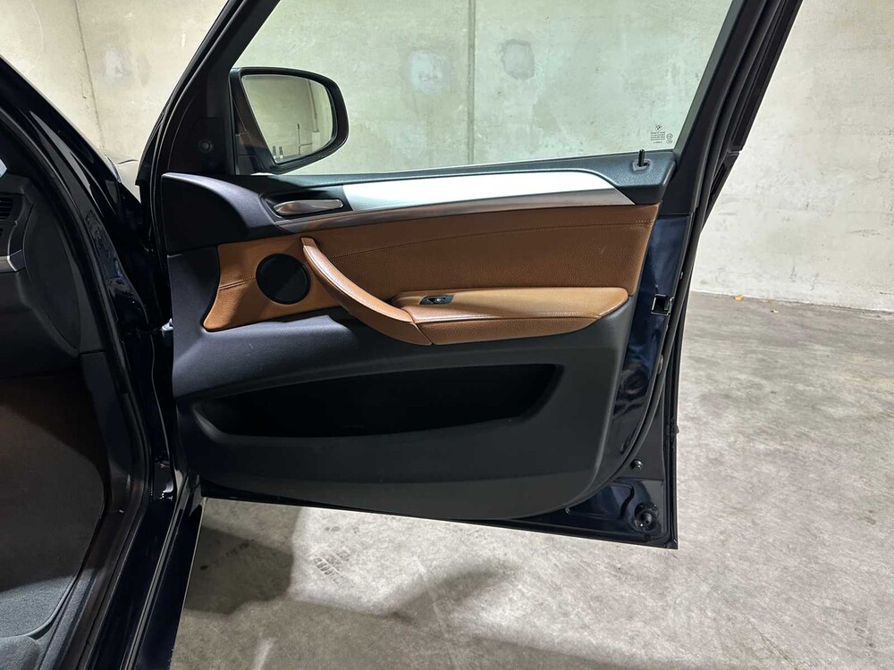 BMW X5 xDrive48i 4,8 V8 High Executive 355 PS 2007 (Original-NL), 14-XV-XN Youngtimer