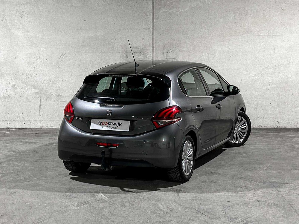 Peugeot 208 1.2 PureTech Blue Lease Executive 82 PS 2018, TB-383-S