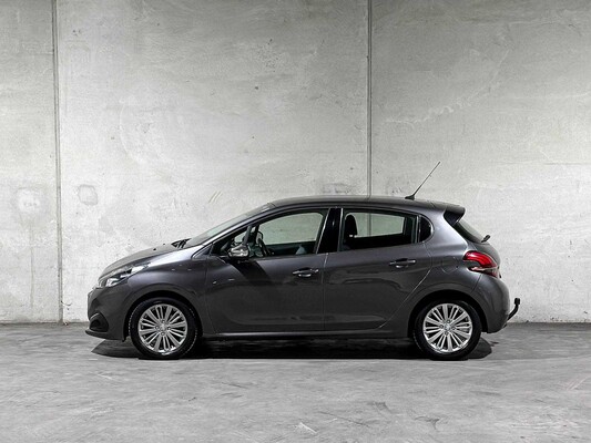 Peugeot 208 1.2 PureTech Blue Lease Executive 82 PS 2018, TB-383-S