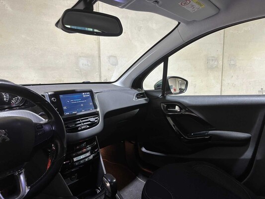 Peugeot 208 1.2 PureTech Blue Lease Executive 82 PS 2018, TB-383-S