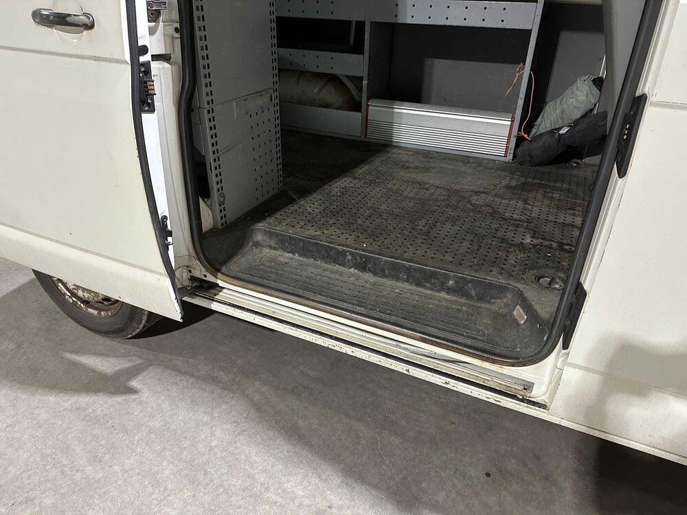 Volkswagen Transporter 1.9 TDI 300 T800Base 85 PS 2004, 95-BL-DL