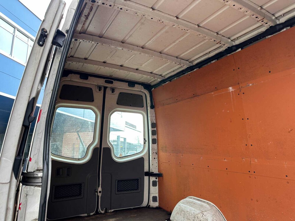 Volkswagen Crafter 35 BESTELLUNG 2,5 TDI L2H2 134 PS 2010, 5-VGS-73