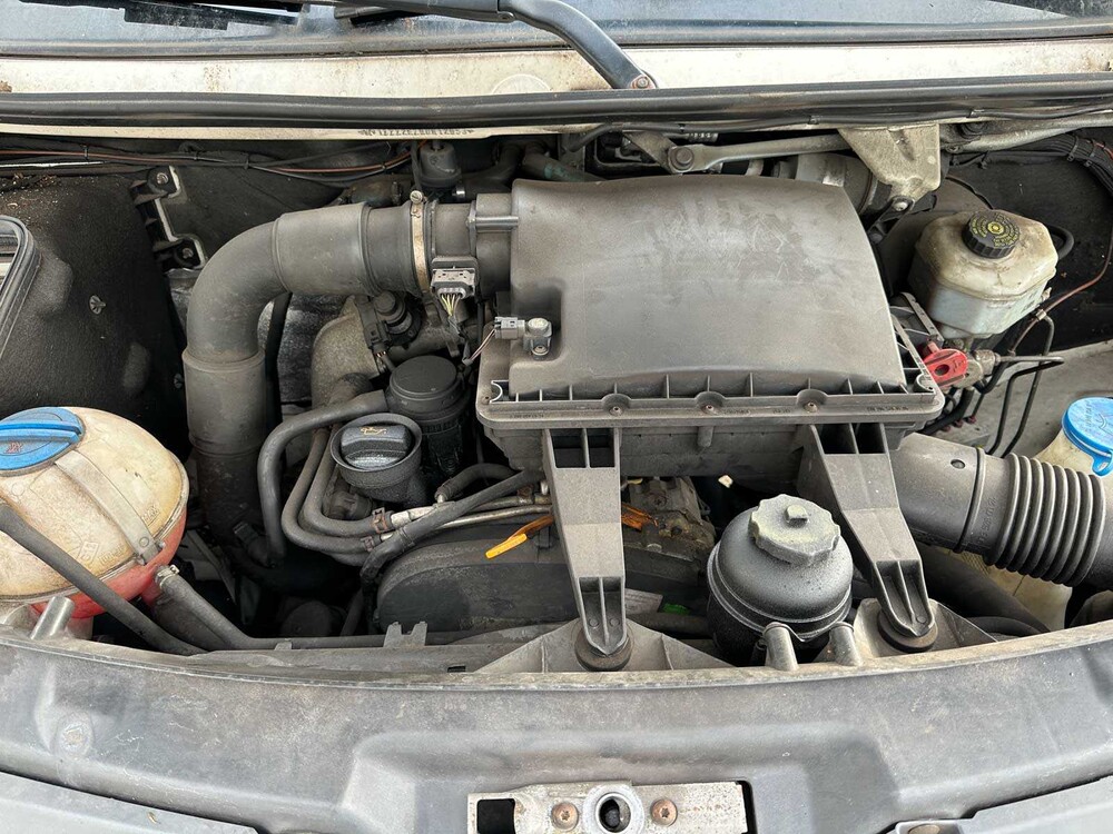 Volkswagen Crafter 35 BESTELLUNG 2,5 TDI L2H2 134 PS 2010, 5-VGS-73