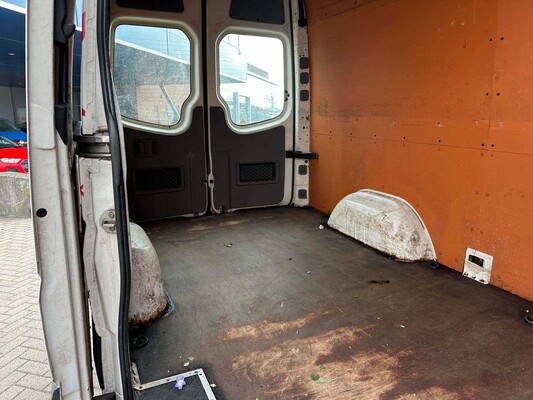 Volkswagen Crafter 35 BESTELLUNG 2,5 TDI L2H2 134 PS 2010, 5-VGS-73