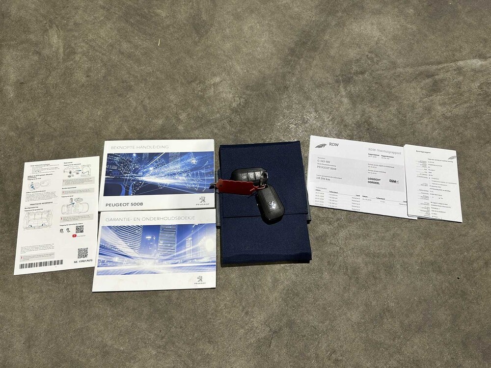 Peugeot 5008 1,2 PT BL. Executive 130 PS 2019, G-343-HN