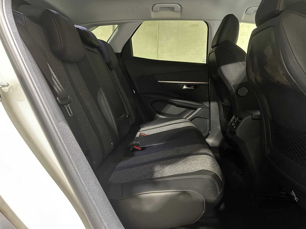 Peugeot 3008 1.2 PureTech Allure 131 PS 2017, RG-352-J