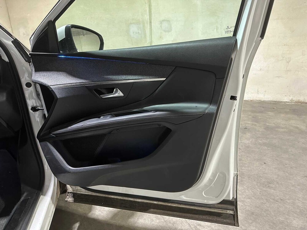 Peugeot 3008 1.2 PureTech Allure 131 PS 2017, RG-352-J