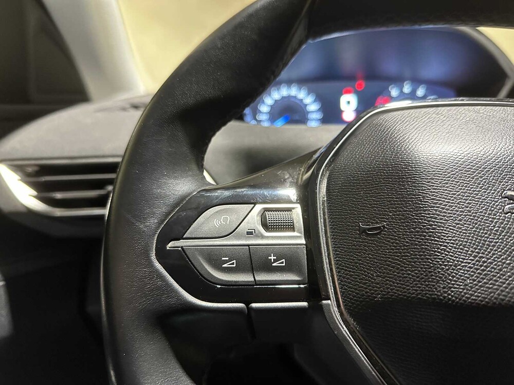 Peugeot 3008 1.2 PureTech Allure 131 PS 2017, RG-352-J