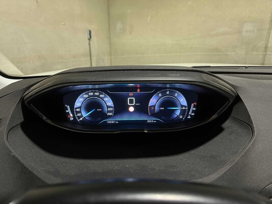 Peugeot 3008 1.2 PureTech Allure 131 PS 2017, RG-352-J