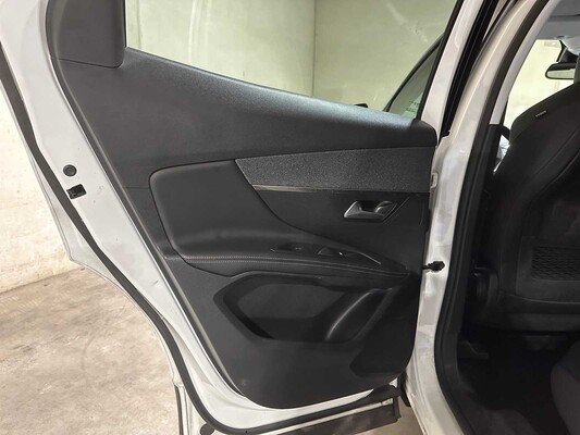 Peugeot 3008 1.2 PureTech Allure 131 PS 2017, RG-352-J