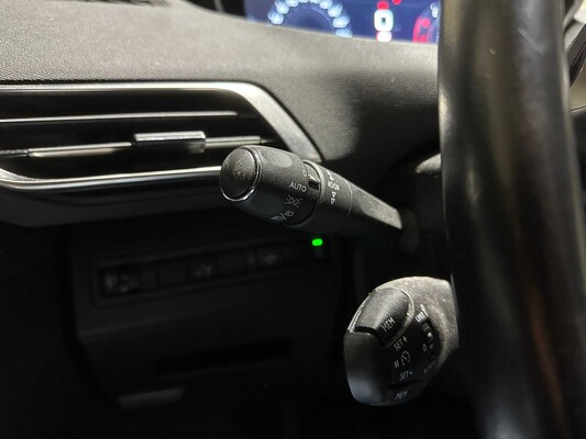 Peugeot 3008 1.2 PureTech Allure 131 PS 2017, RG-352-J
