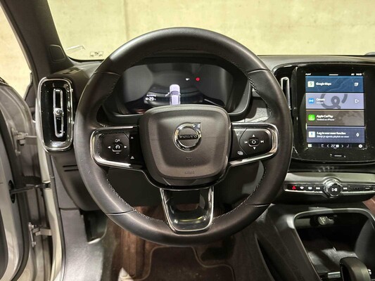 Volvo XC40 Recharge Core 70 kWh 231hp 2022 (Original-NL + 1st Owner), R-491-BZ