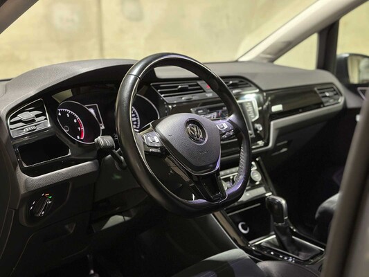 Volkswagen Touran 1.4 TSI Highline 7p 150hp 2016, JJ-339-N