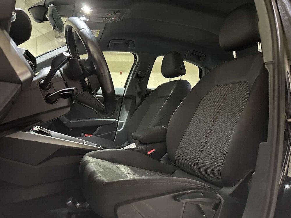 Audi A3 Limousine 35 TFSI Pro Line 150pk 2023 (Origineel-NL + 1e Eigenaar), X-645-JF