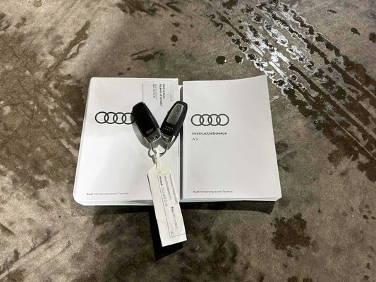 Audi A3 Saloon 35 TFSI Pro Line 150hp 2023 (Original-NL + 1st Owner), X-645-JF