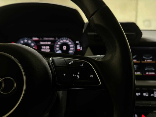 Audi A3 Limousine 35 TFSI Pro Line 150pk 2023 (Origineel-NL + 1e Eigenaar), X-645-JF