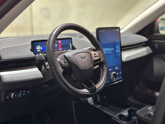 Ford Mustang Mach-E RWD 75 kWh 269hp 2021 (Original-NL + 1st Owner), N-382-TV