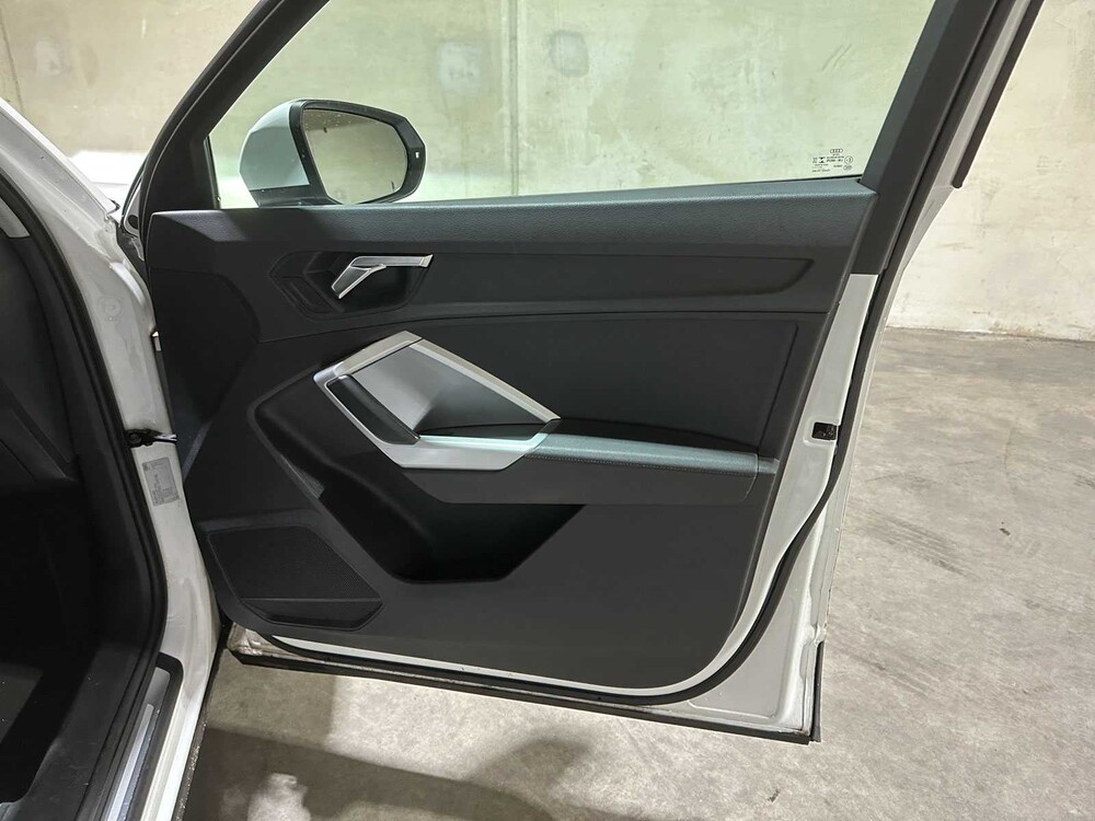 Audi Q3 35 TFSI Pro Line business 150hp 2020 (Original-NL + 1st owner), G-399-ZV