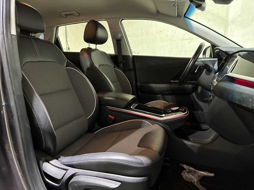 Kia e-Niro DynamicLine 64 kWh 204hp 2020 (Original-NL + 1st owner), J-072-TK