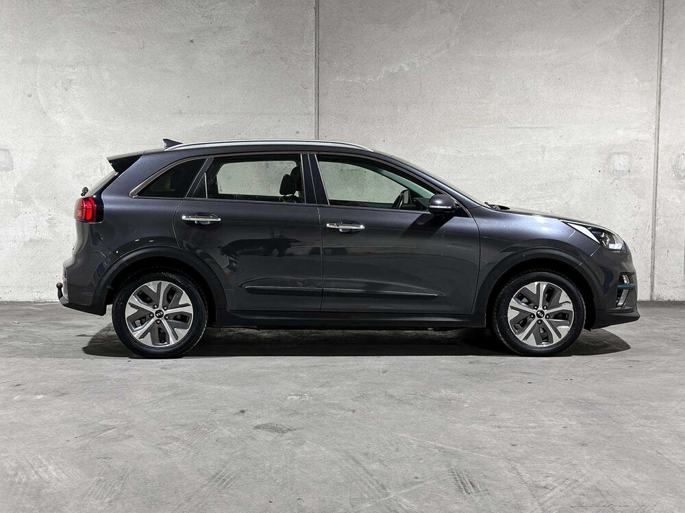 Kia e-Niro DynamicLine 64 kWh 204pk 2020 (Origineel-NL + 1e eigenaar), J-072-TK