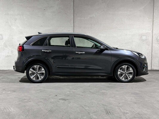 Kia e-Niro DynamicLine 64 kWh 204pk 2020 (Origineel-NL + 1e eigenaar), J-072-TK