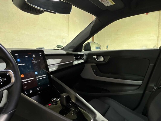 Polestar 2 Long Range Dual Motor Launch Edition 78kWh 408pk 2020 (Origineel-NL + 1e Eigenaar) J-075-LS