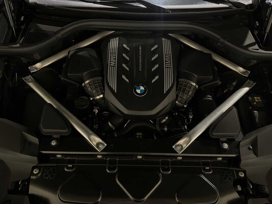 BMW X7 M50i 4.4 V8 High Executive M-Sport 530hp 2021 G07, P-038-DK