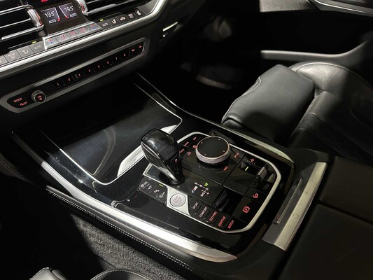 BMW X7 M50i 4.4 V8 High Executive M-Sport 530hp 2021 G07, P-038-DK
