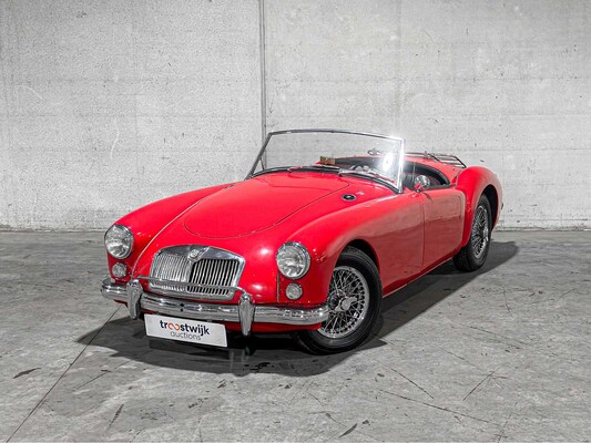 Luxury, sports and classic cars in Tiel