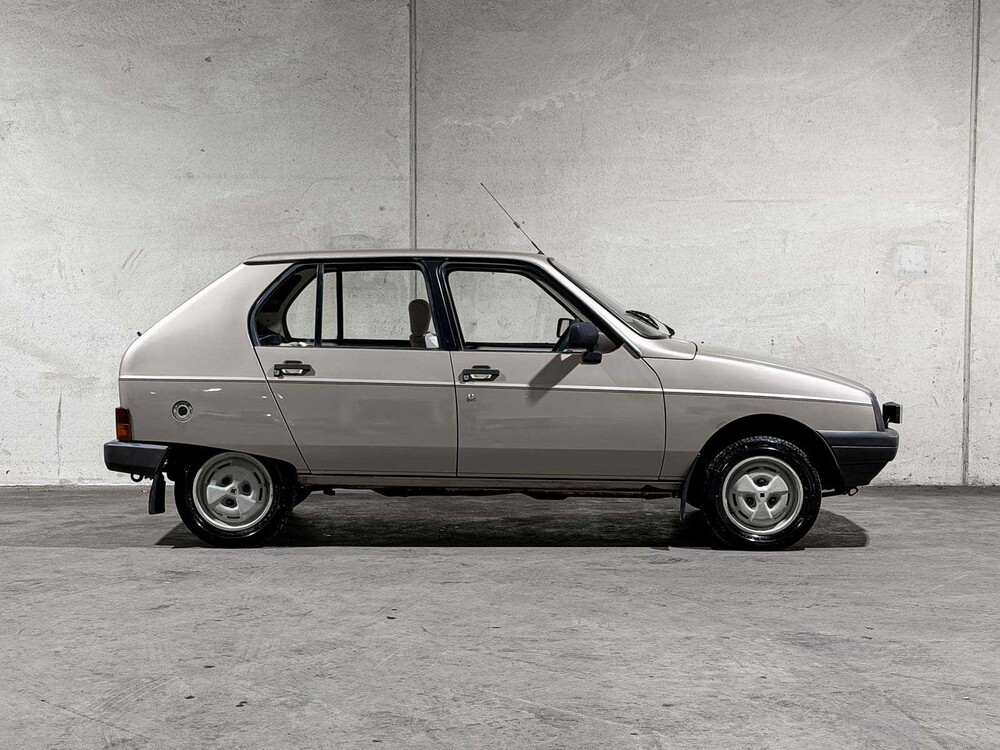 Citroen Visa 2-cyl 0.7 32hp 1984, J-692-DP