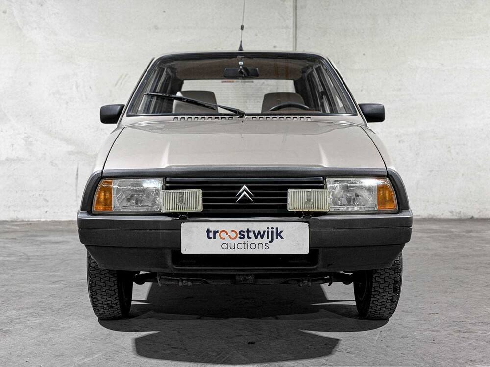 Citroen Visa 2-cyl 0.7 32hp 1984, J-692-DP