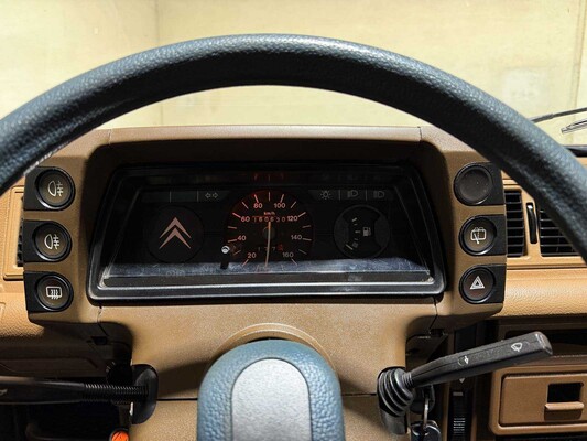 Citroen Visa 2-cyl 0.7 32hp 1984, J-692-DP